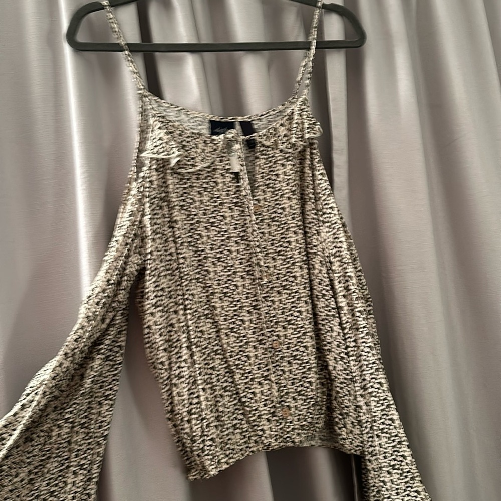 Daytrip Long Sleeve Cold Shoulder NWT Size M